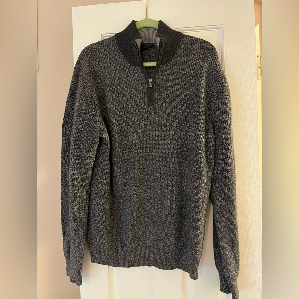 Zachary Prell Men’s L gray sweater.